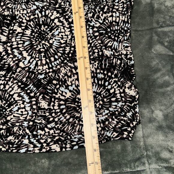 Y2K Relativity Tunic Top Women's 1X Black White Swirl Print Short Sleeve V-Neck - Picture 5 of 7